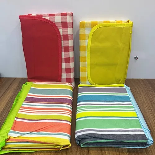 زیرانداز شطرنجی سفری سایز 150 × 180 سانتیمتر