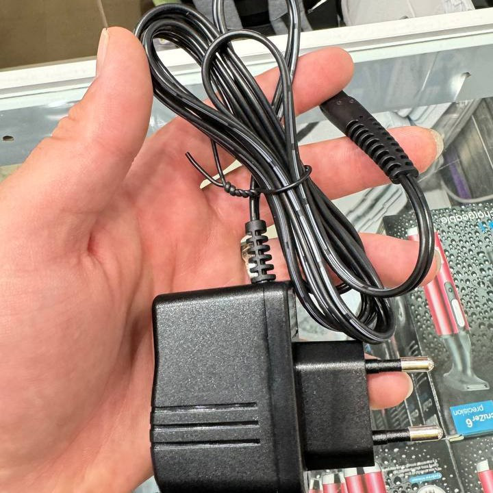 ریش تراش سه تیغ فیلیپس philips مدل AT899 اصلی