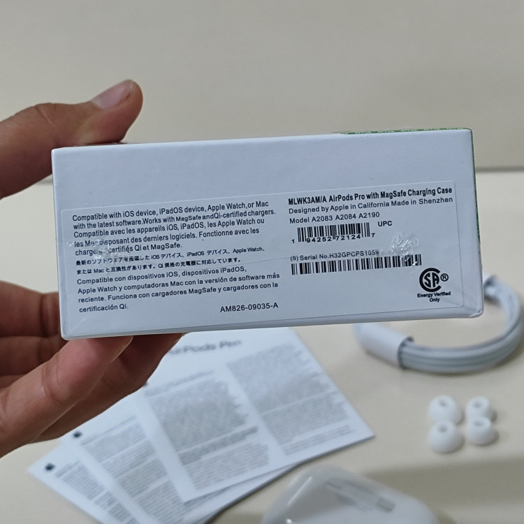 ایرپاد پرو اپل Airpods pro گارانتی 12 ماهه سبز اماراتی