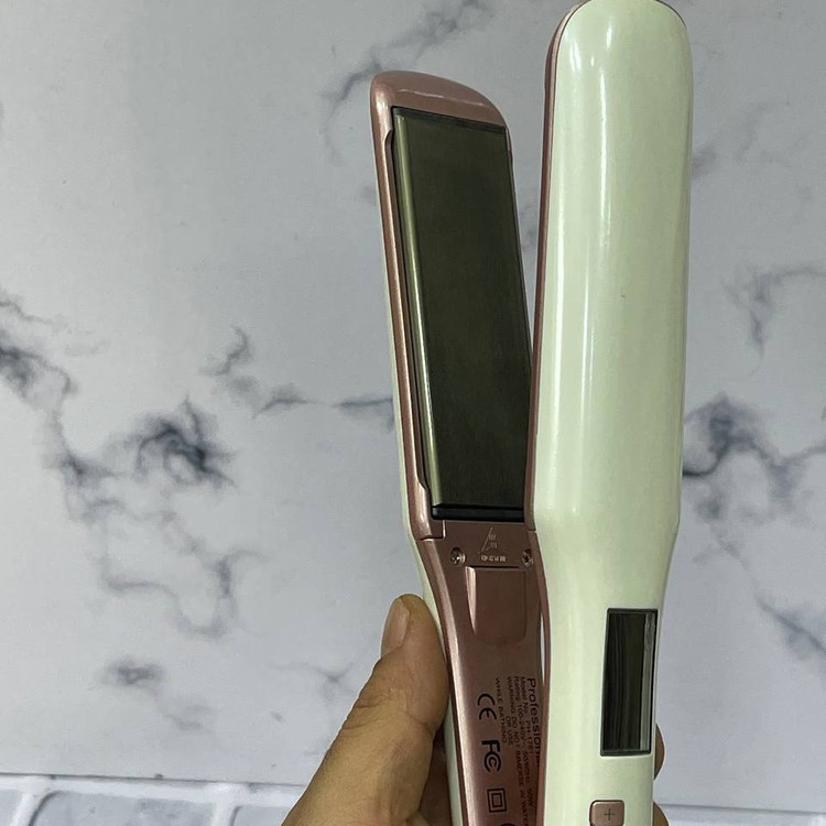 اتومو فیلیپس مخصوص کار کراتینه(تضمینی) بسیار حرفه ای و سالنی شلاقی کردن مو فقط با یکبار کشیدن جنس صفحات تیتانیوم