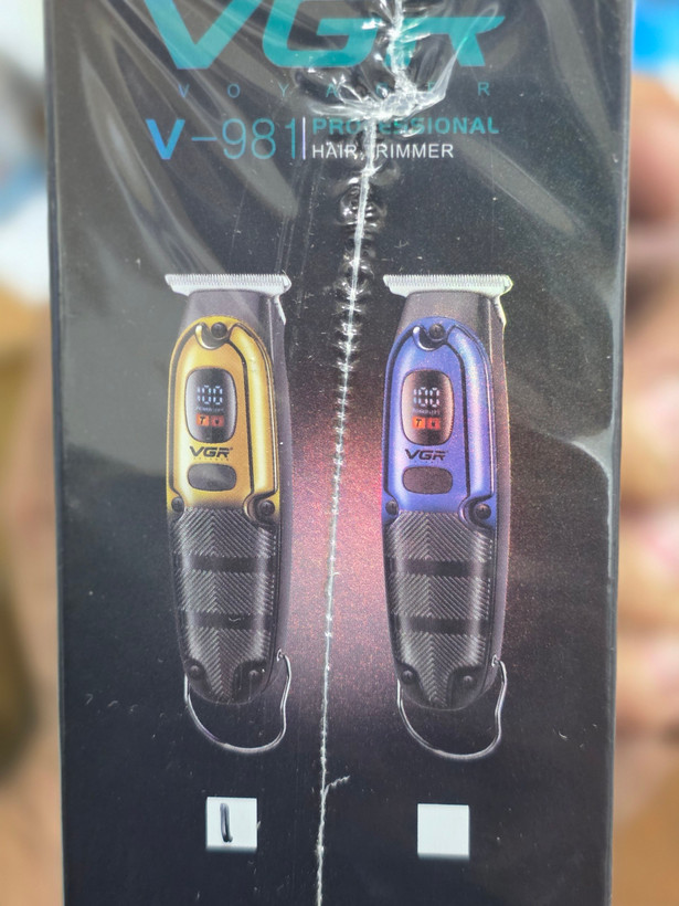 ماشین اصلاح VGR V-981 با تیغه T شکل استیل، نمایشگر LED، موتور توربو و شارژ USB-C