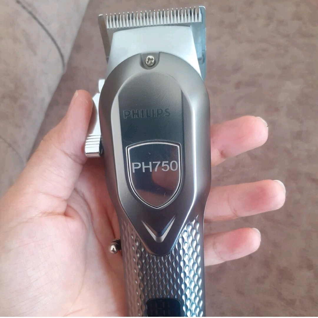 ماشین اصلاح حجم زن و خط زن سر صورت بدن فلیپس PHILIPS750